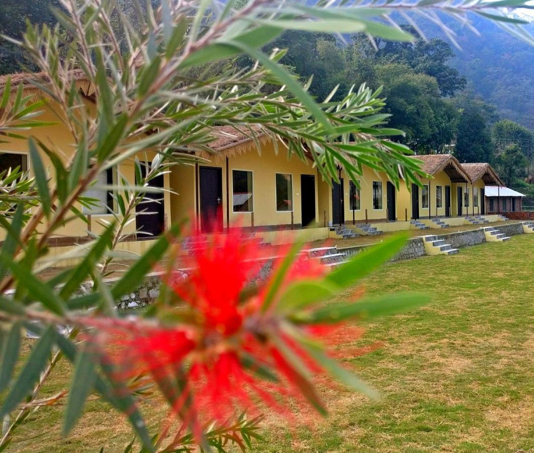 Nakshtra Resort Birbhaddar Exteriör bild