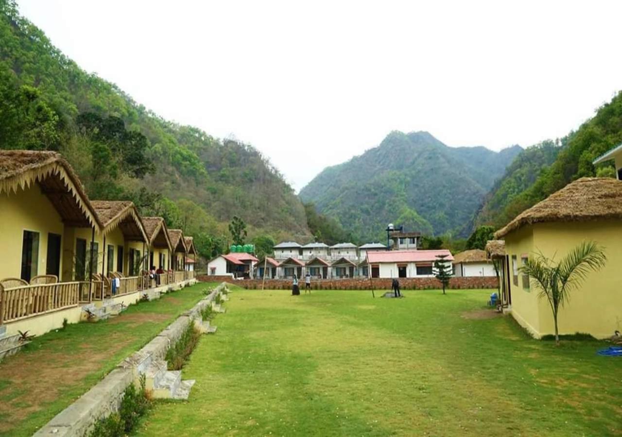 Nakshtra Resort Birbhaddar Exteriör bild